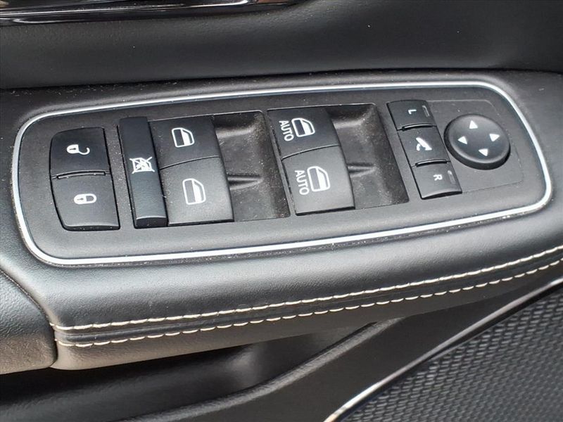 Used 2023 RAM 1500 LimitedImage 17