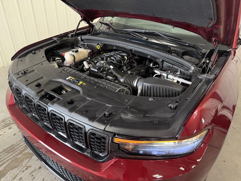 Used 2025 Jeep Grand Cherokee AltitudeImage 17