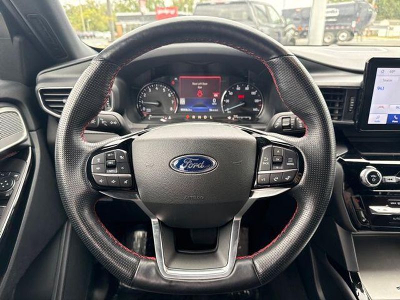 2022 Ford Explorer ST-Line