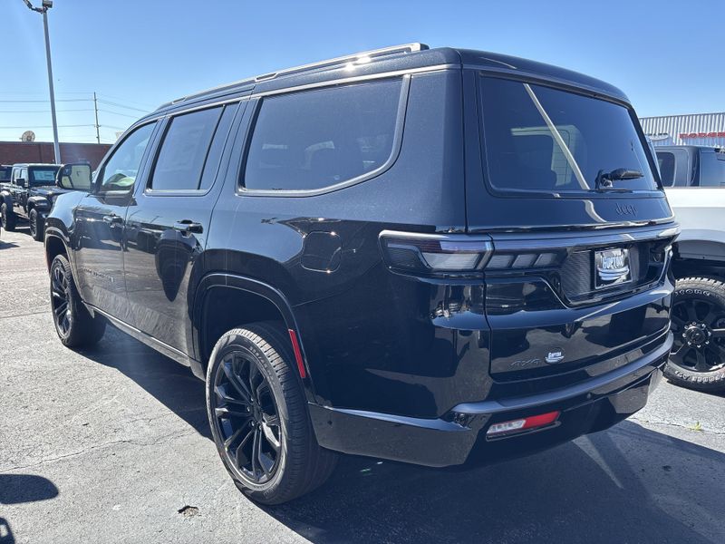 2026 Jeep Grand Wagoneer Summit Obsidian 4x4Image 16
