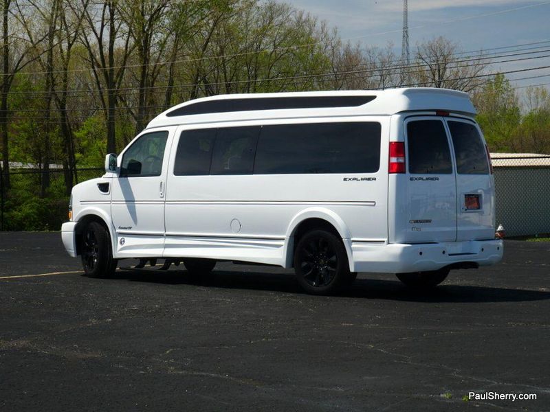 2023 Chevrolet Express Image 9