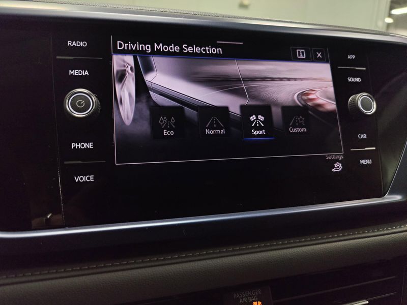 Used 2024 Volkswagen Taos SE AWD w/Sunroof & Black Plus PkgImage 23