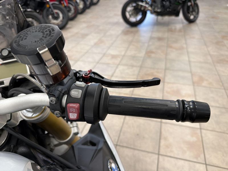 Used 2019 BMW S 1000 R Image 24