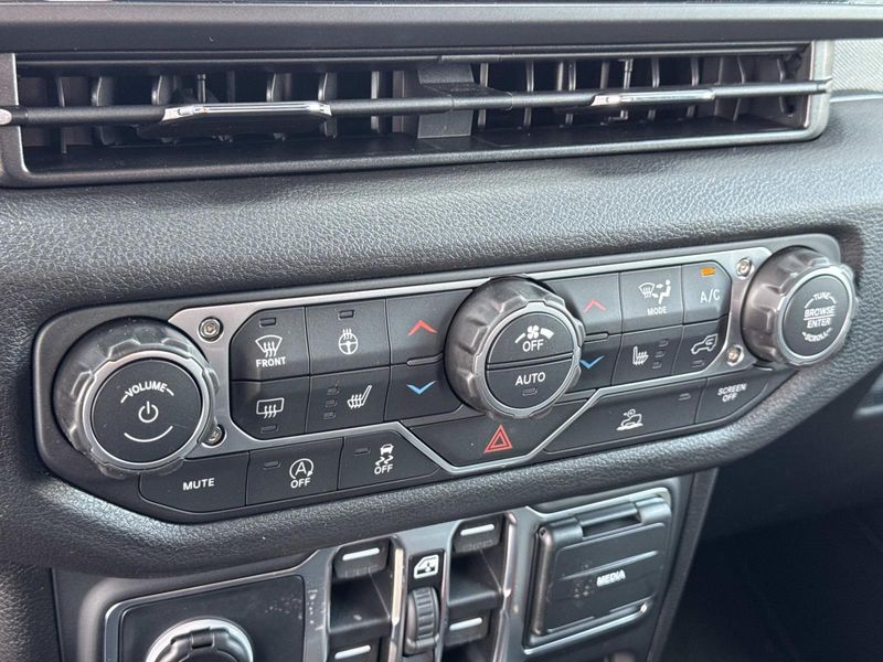 New 2026 Jeep Gladiator Sport S 4x4