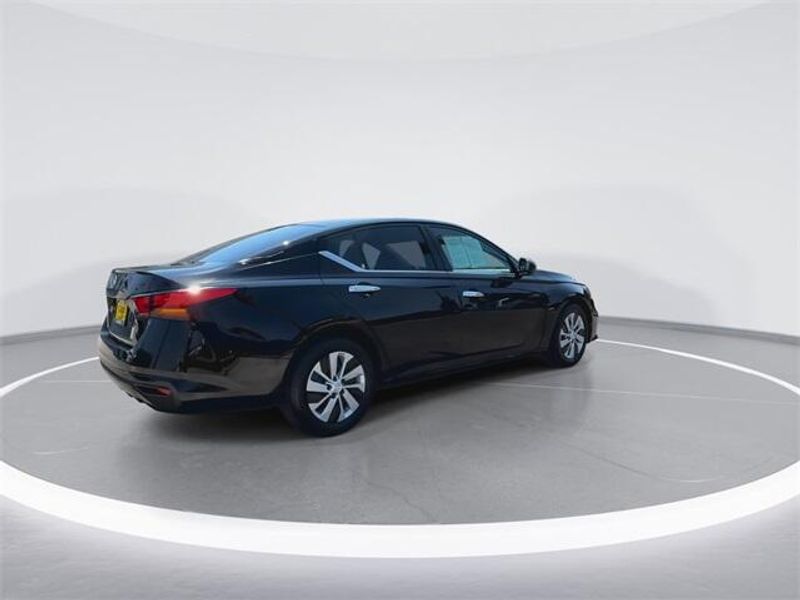 Used 2022 Nissan Altima 2.5 SImage 8