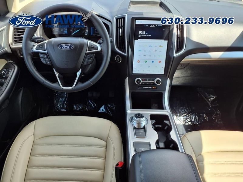 2024 Ford Edge SEL photo 7