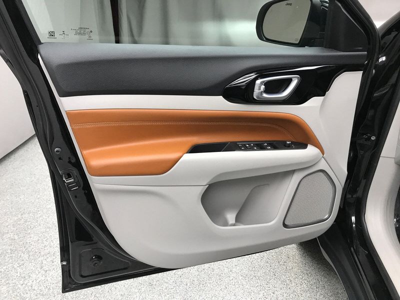 2022 Jeep Compass Limited photo 3