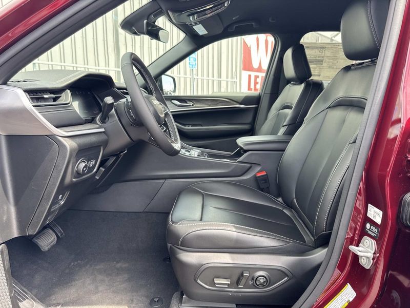 New 2026 Jeep Grand Cherokee Limited 4x2