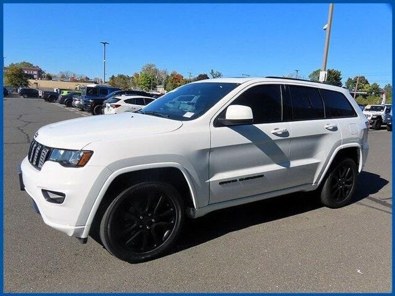 2021 Jeep Grand Cherokee Laredo XImage 1