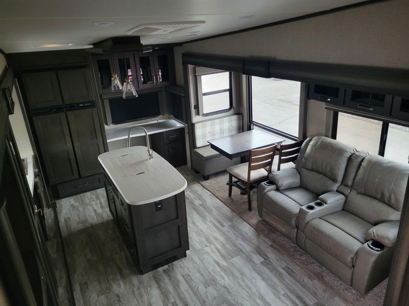 Used 2021 GRAND DESIGN M-320MKS Image 27