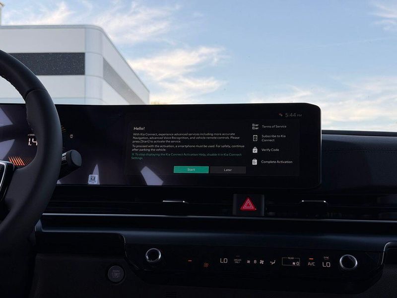 New 2026 Kia Carnival Hybrid LXSImage 17