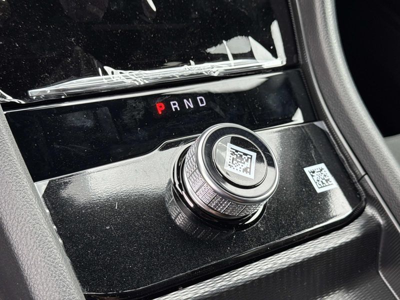 New 2026 Jeep Grand Cherokee Laredo 4x2
