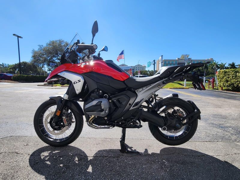 2026 BMW R 1300 GSImage 1