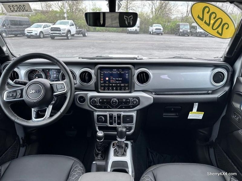 2022 Jeep Gladiator Overland 4x4Image 26