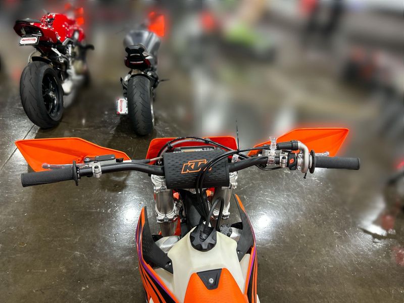 New 2024 KTM 500 XW-F Image 17