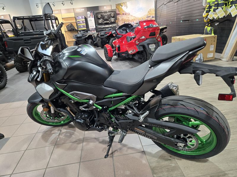 NEW 2026 KAWASAKI Z900 SE ABS Image 3