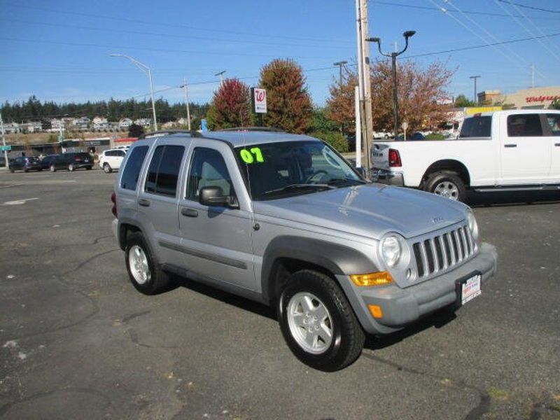 Used 2007 Jeep Liberty SportImage 5