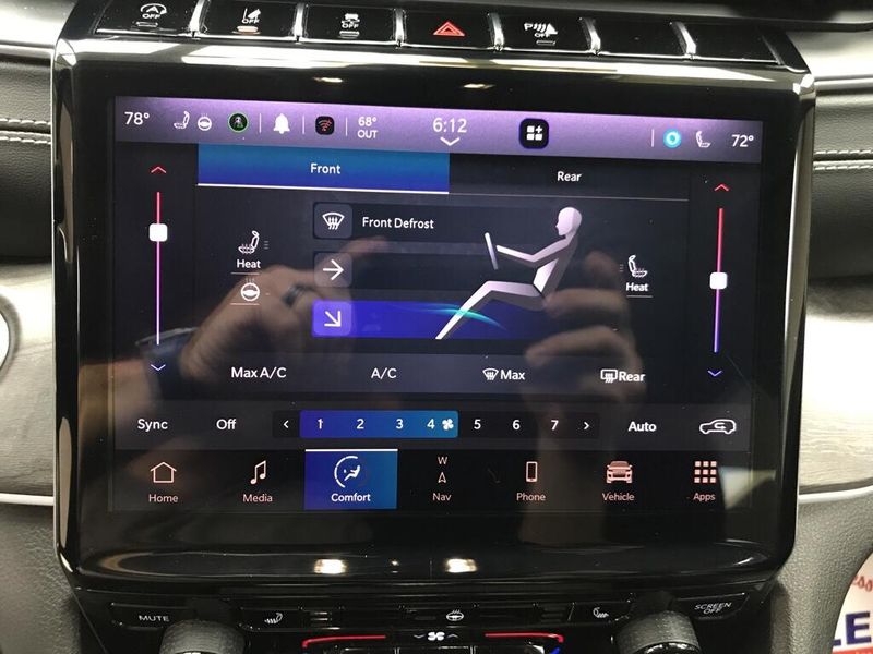 Used 2023 Jeep Grand Cherokee L LimitedImage 11