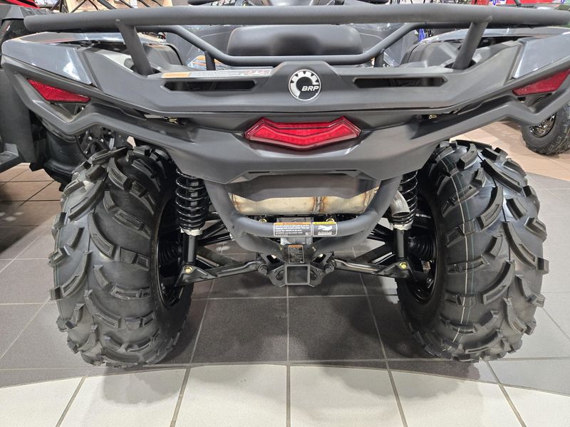 2025 Can-Am OULANDER 700 GRANITE GRAY Image 8