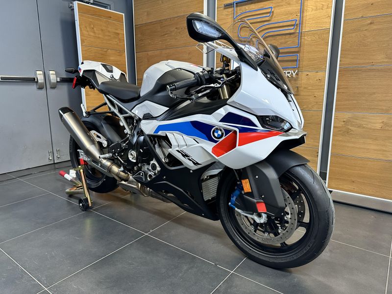 2025 BMW S 1000 RR Image 2