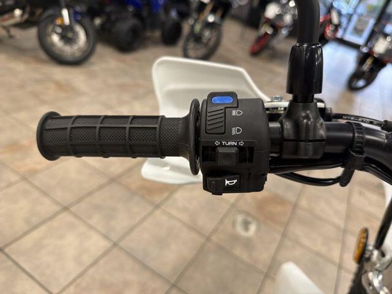 New 2025 Honda XR650L Image 19