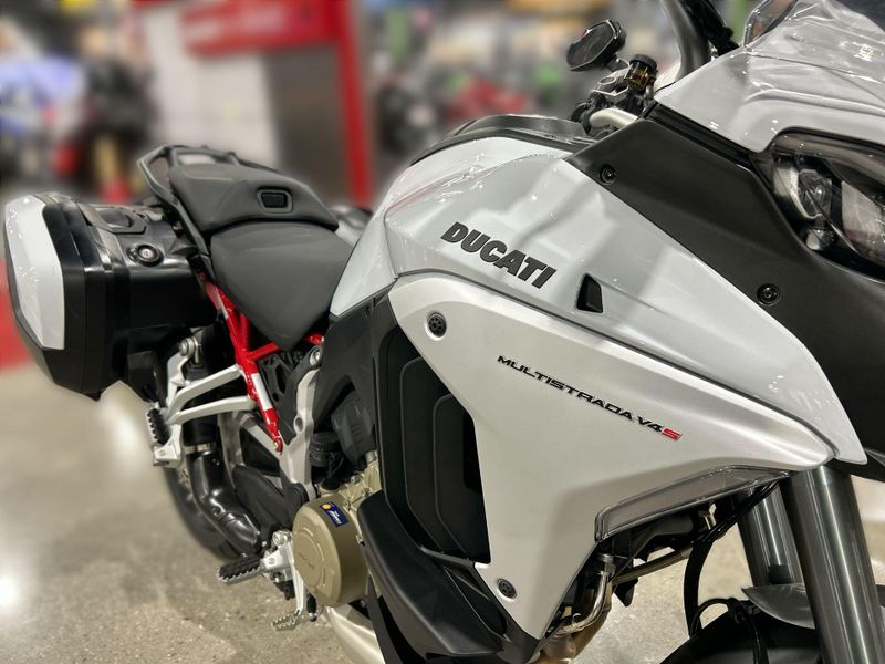 New 2024 Ducati MULTISTRADA V4 S TRAVEL & RADAR SPOKED WHEELS - DEMO Image 23
