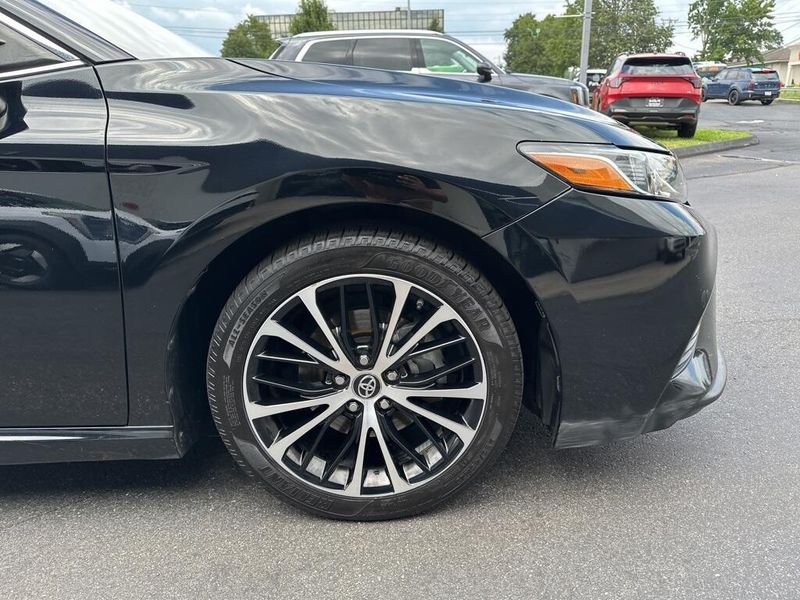 Used 2019 Toyota Camry LImage 12