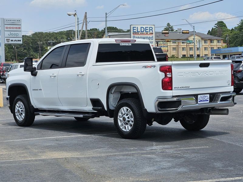  Chevrolet Silverado 2500HD Image 6