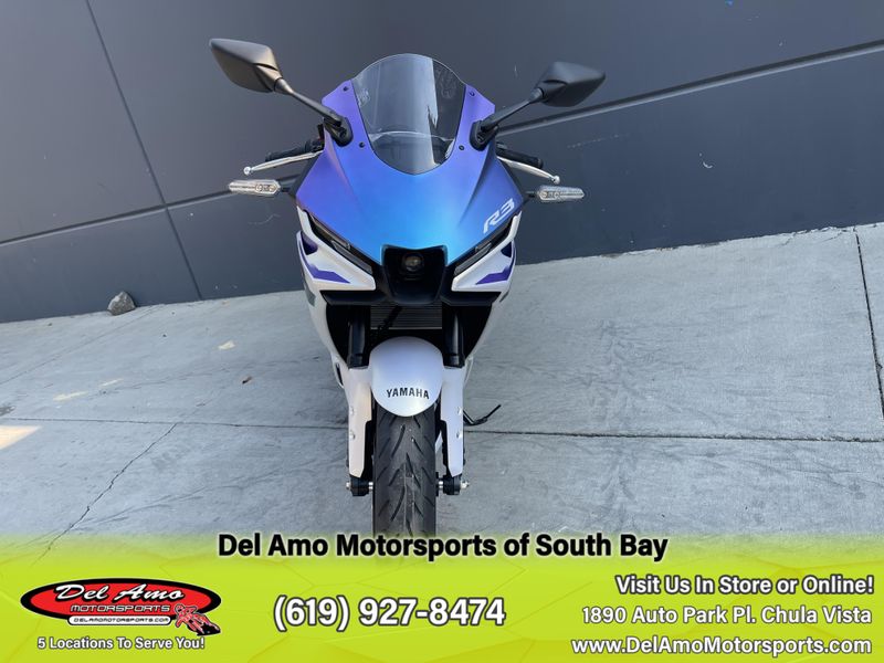 2025 Yamaha YZF-R3 ABS Image 3
