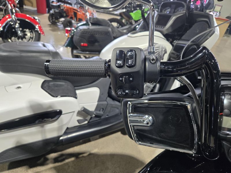 Used 2022 Indian Motorcycle CHIEFTAIN BLACK METALLIC 49ST BASE Image 15