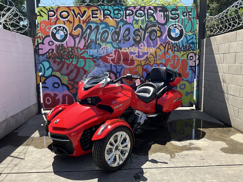 New 2025 Can-Am SPYDER F3 LIMITED Image 1