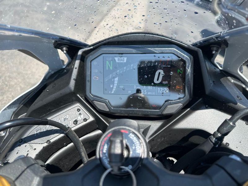 2025 Kawasaki NINJA ZX4RR ABS 