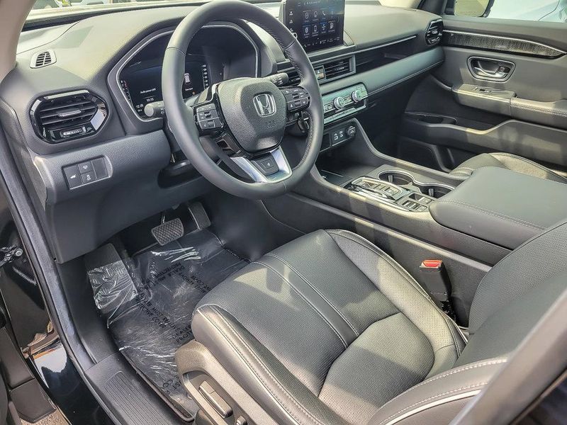 2025 Honda Pilot Elite photo 12