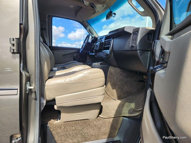 2023 Chevrolet Express Image 26