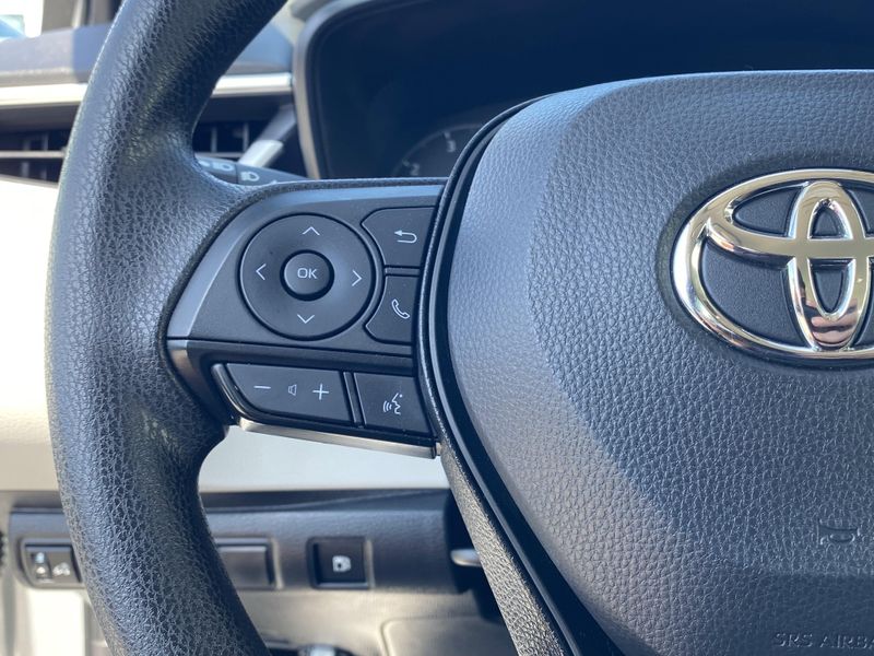 Used 2025 Toyota Corolla LEImage 27