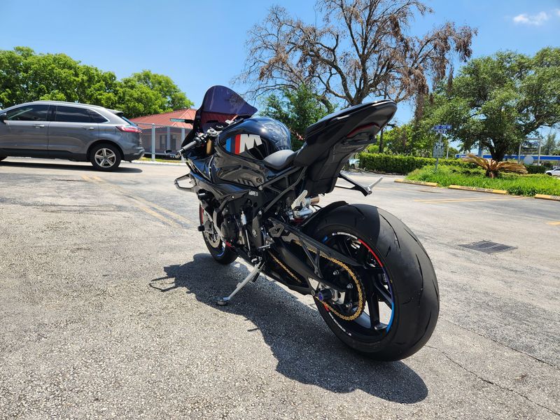2023 BMW S 1000 RR Image 7