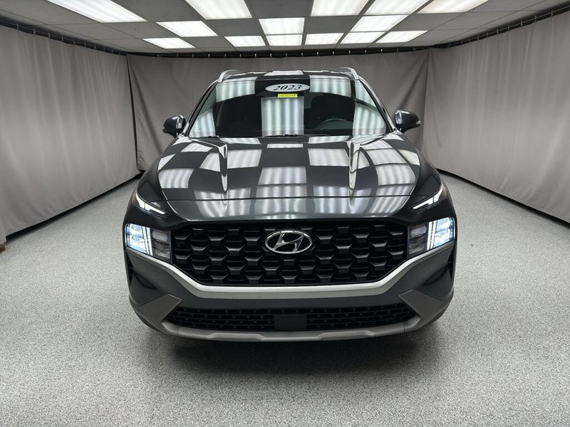 Used 2023 Hyundai Santa Fe SELImage 6