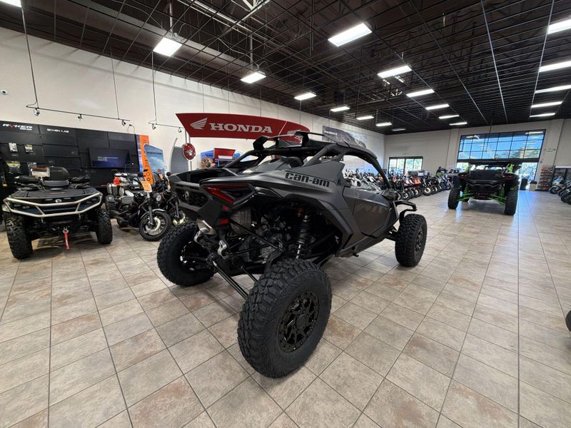 New 2026 Can-Am MAVERICK R X RS WITH SMART-SHOX 999T DCT Image 17