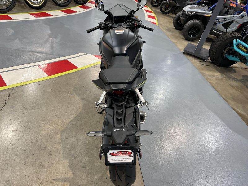 New 2026 Honda CBR650R E-CLUTCH Image 19