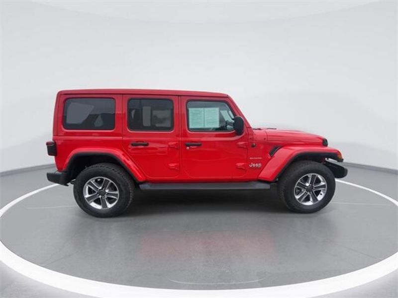 2021 Jeep Wrangler Unlimited SaharaImage 9