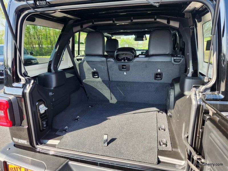 New 2026 Jeep Wrangler 4-door Rubicon X