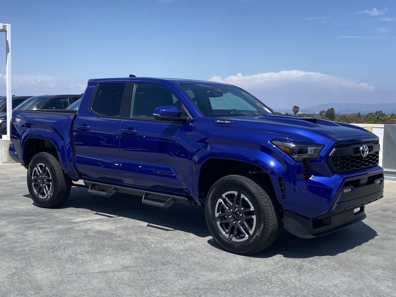 2025 Toyota Tacoma TRD Sport HybridImage 2