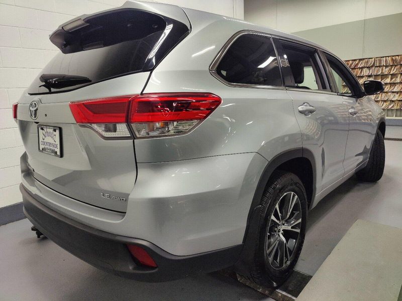 2018 Toyota Highlander LE V6 AWDImage 8