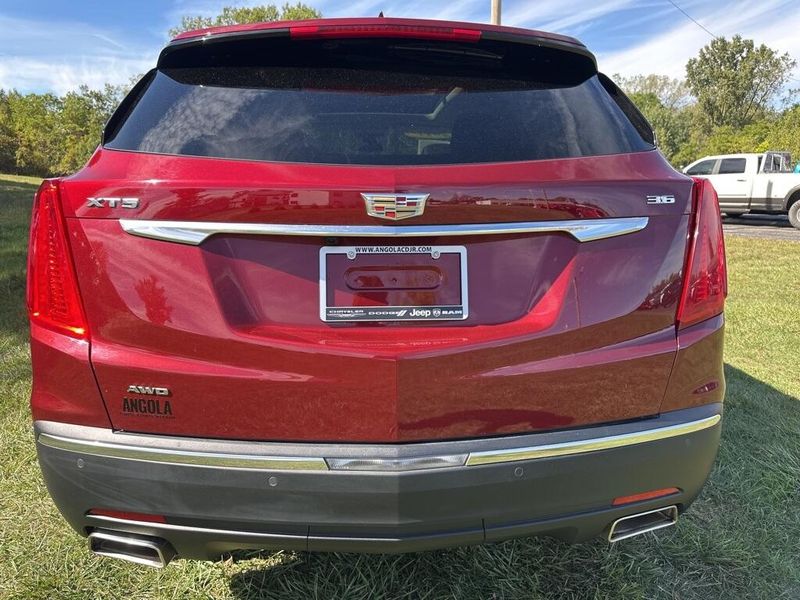 2017 Cadillac XT5 Premium Luxury photo 3