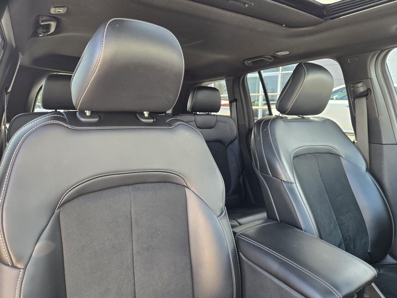 Used 2025 Jeep Grand Cherokee Altitude X 4x2