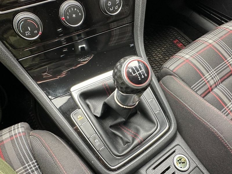 2019 Volkswagen Golf GTI 2.0T SImage 7