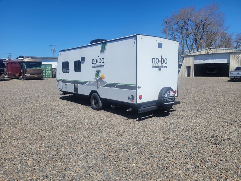 Used 2024 FOREST RIVER NO BOUNDRIES 19.3 Image 5