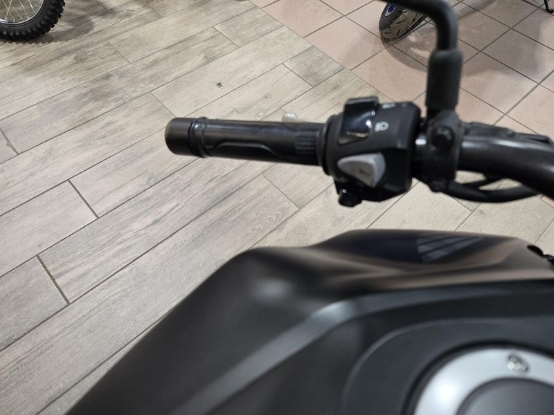 USED 2023 HONDA CB300R ABS Image 16