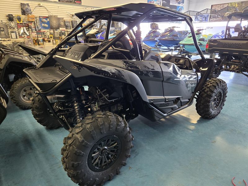 2025 Yamaha YXZ1000R EPS SS XTR MATTE GREY AND METALLIC BLACK Image 5