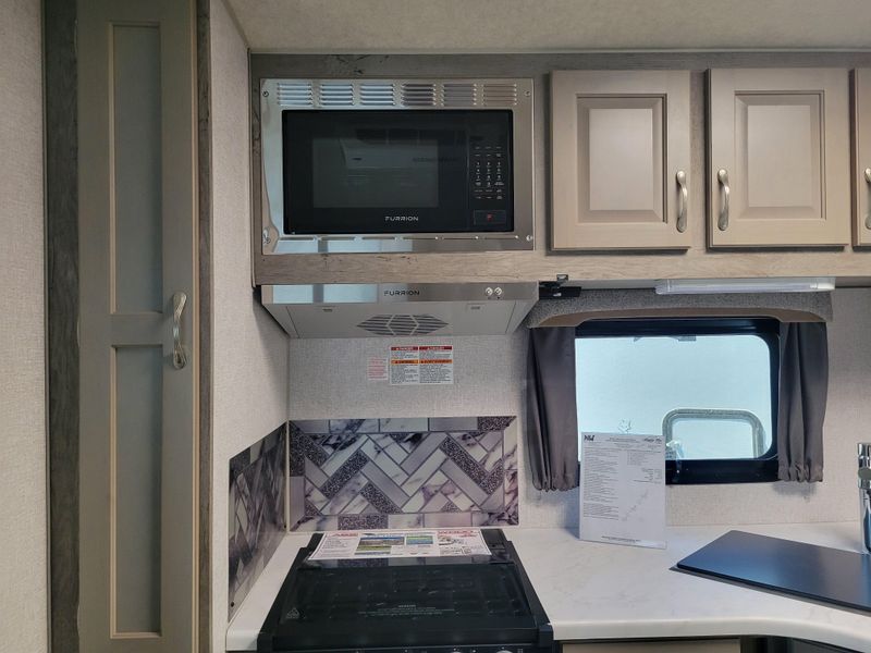 New 2027 NORTHWOOD MFG Arctic Fox 990Image 11